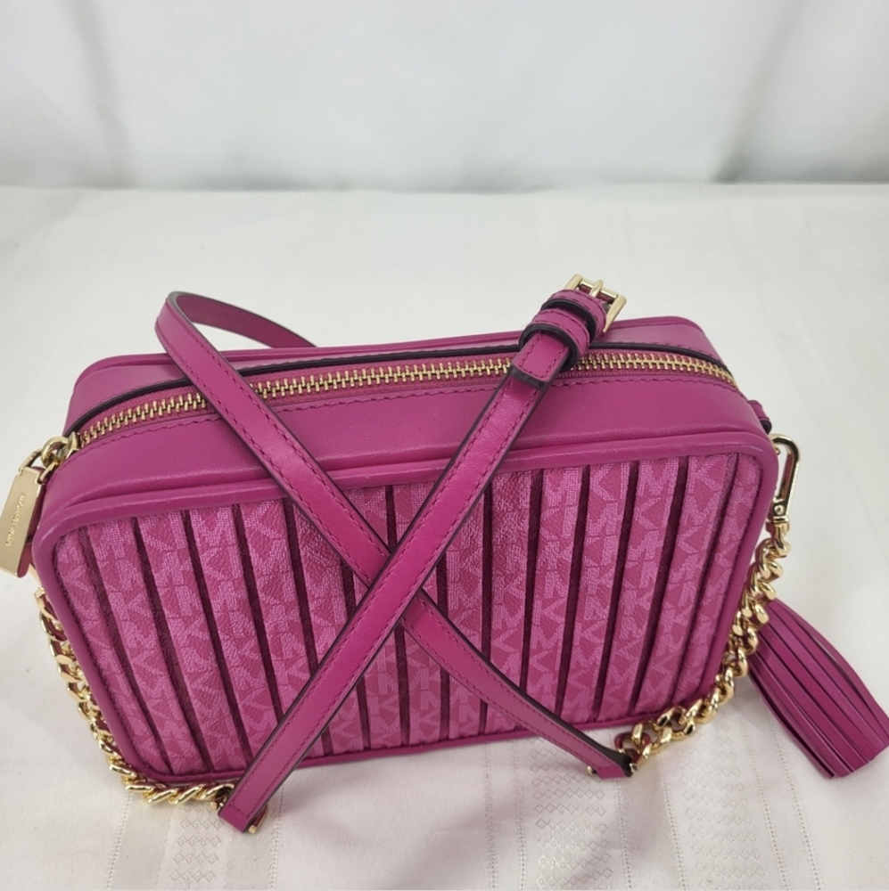 Michael Kors Fuchsia Crossbody Bag with Gold Accents - Picture 3 of 6